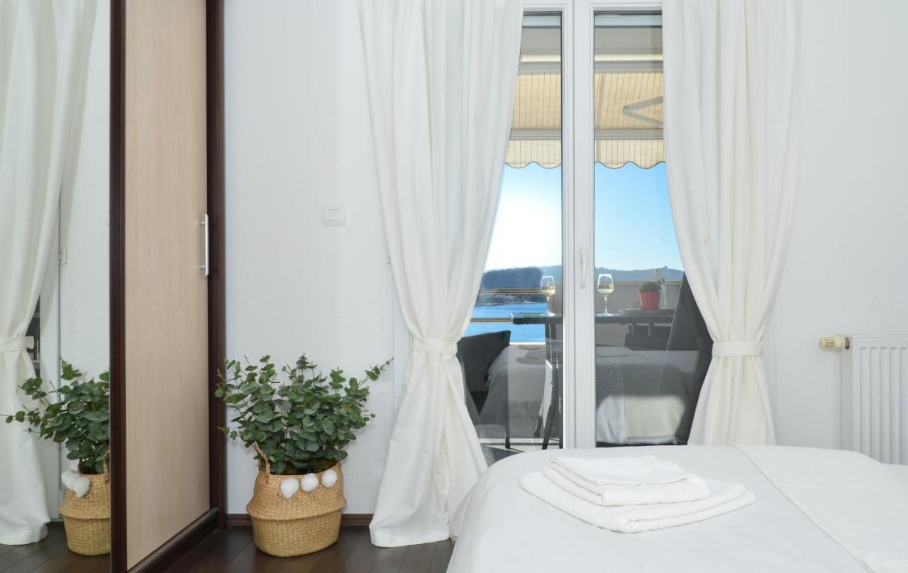 Copacabana Beach Apartments Трогир Экстерьер фото