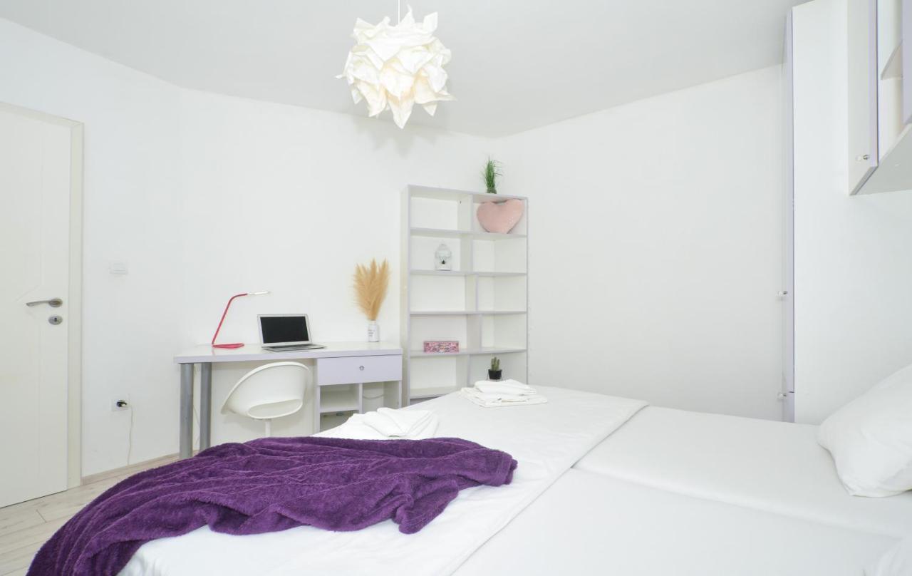 Copacabana Beach Apartments Трогир Экстерьер фото