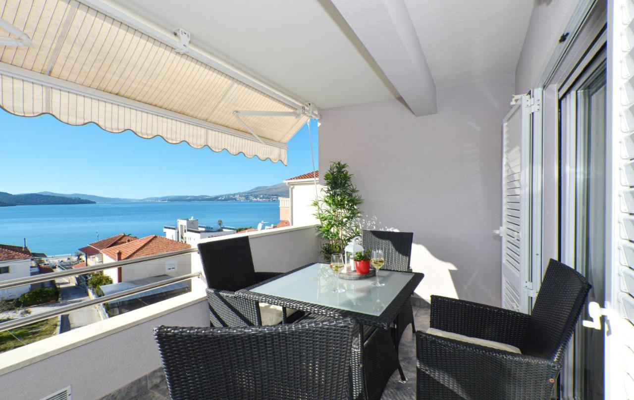 Copacabana Beach Apartments Трогир Экстерьер фото