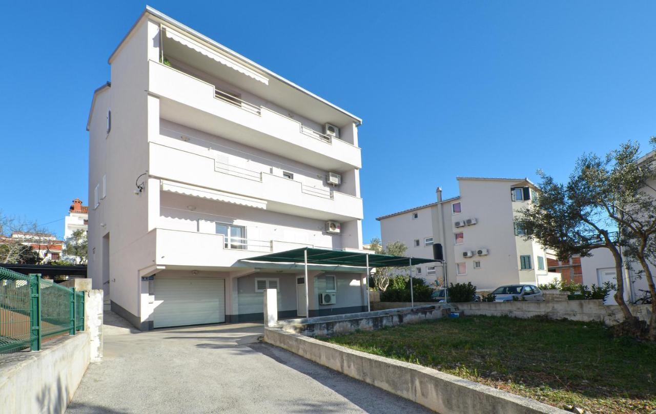 Copacabana Beach Apartments Трогир Экстерьер фото