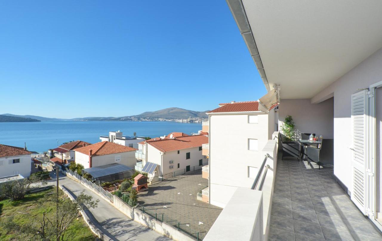 Copacabana Beach Apartments Трогир Экстерьер фото